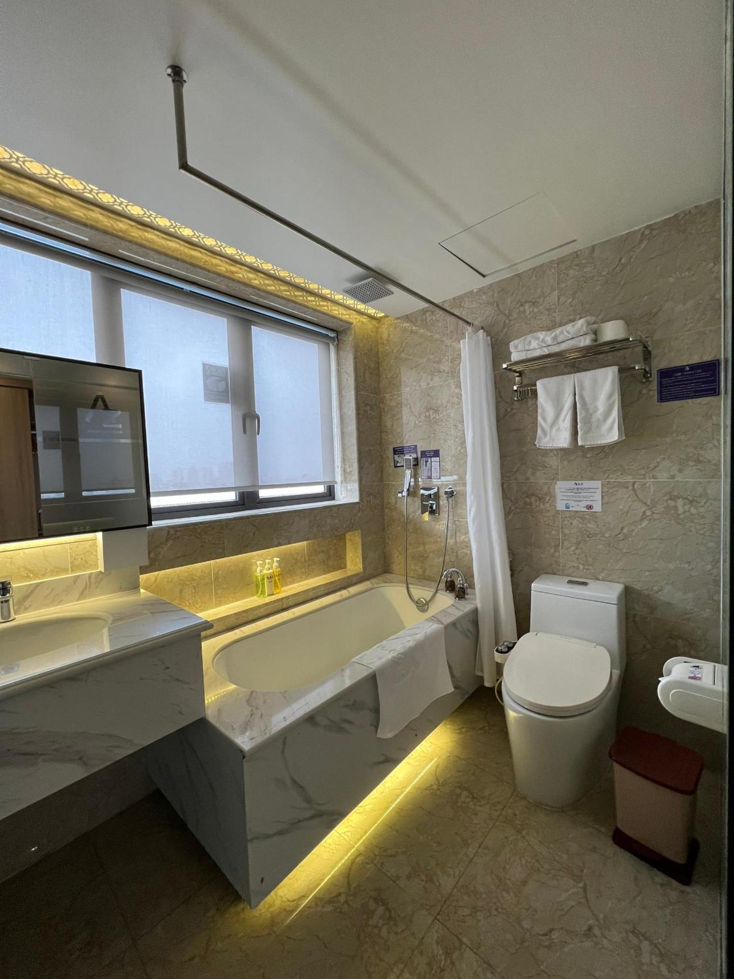 Azumaya Hotel Hai Phong Buitenkant foto